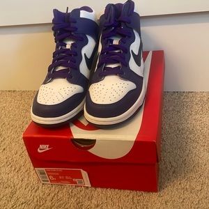 Nike dunks HI (grade school)